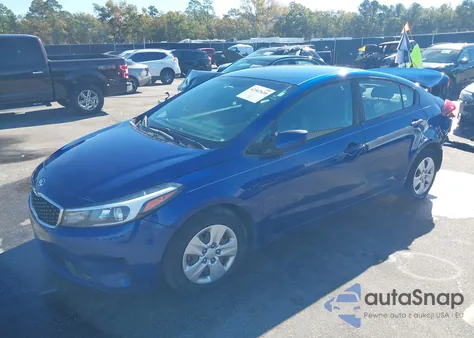 2017 Kia Forte Lx z USA, uszkodzony, nr VIN 3KPFK4A77HE145806